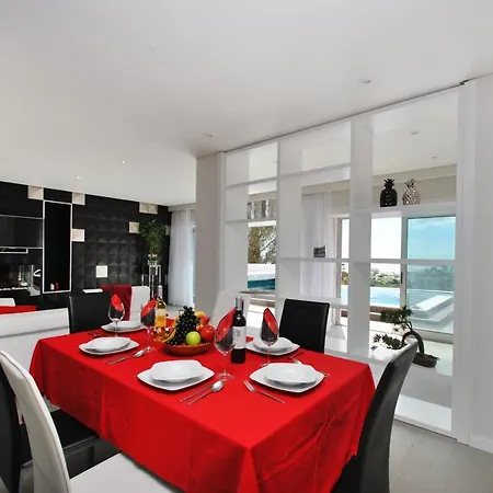 Tahiti Villa *